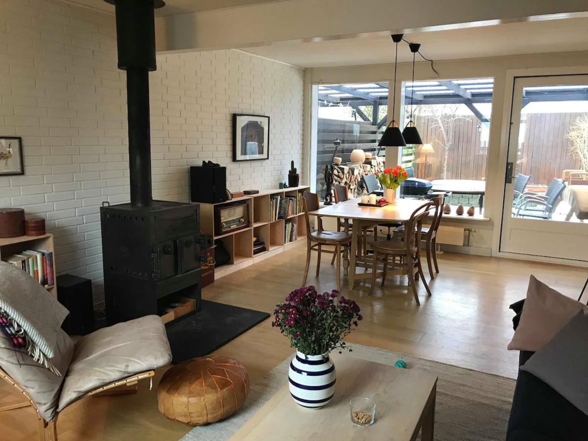 Family House With 3 Bedrooms, Garden & Free Parking
