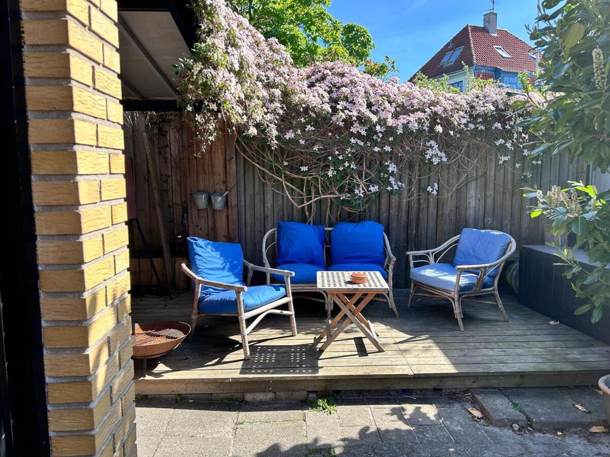 Villa Family House With 3 Bedrooms, Garden & Free Parking *